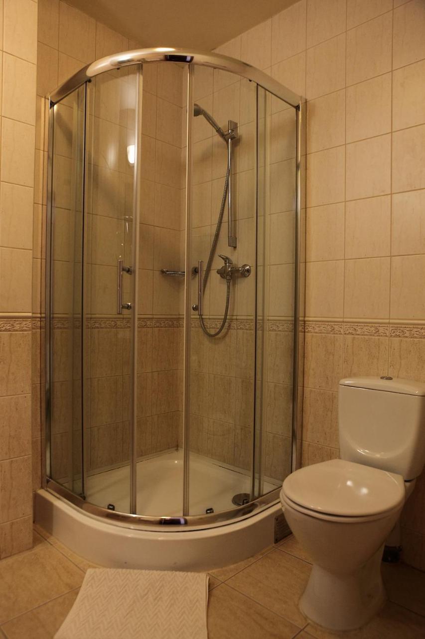 Katrina Aparthotel Ostrzeszów Eksteriør bilde